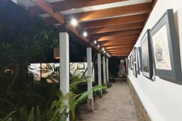 Pameran lukisan "Black and White Journey" by Sita Adhisakti