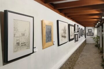 Pameran lukisan "Black and White Journey" by Sita Adhisakti