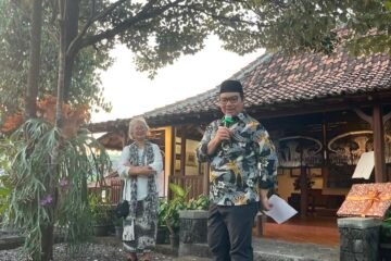 Sambutan oleh Wali Kota Yogyakarta Dr. (H.C) dr. H. Hasto Wardoyo, Sp.OG (K)