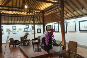 Pameran lukisan "Black and White Journey" by Sita Adhisakti